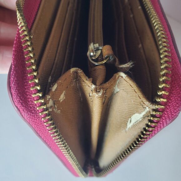 Vtg Fossil Wallet Hot Pink Pebbled Leather Wallet Zip Around Tan Inside *FLAW - Picture 7 of 9